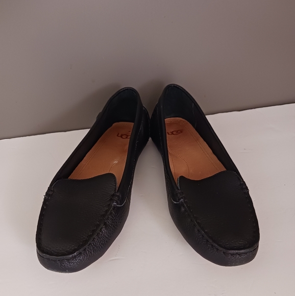 Women's UGG Flores black leather driving slip on loafers Size 8. Sn 1101572. - Picture 2 of 9